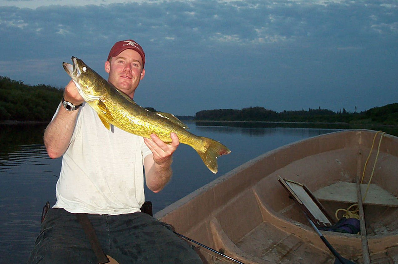 THE MISSISSICABI RIVER A WALLEYE HEAVEN. | Bunks Outdoor Angle